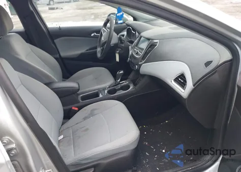2019 Chevrolet Cruze Ls z USA, uszkodzony, nr VIN 1G1BC5SM1K7148173